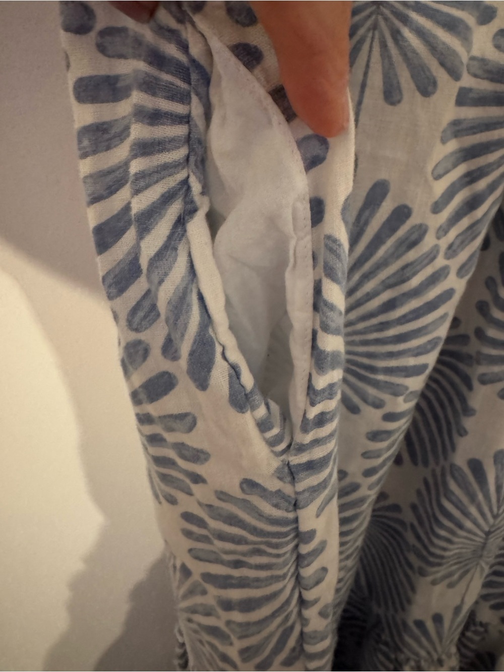 Joie Blue and White Floral Fan-Print Maxi Dress
7 - Picture 6 of 7